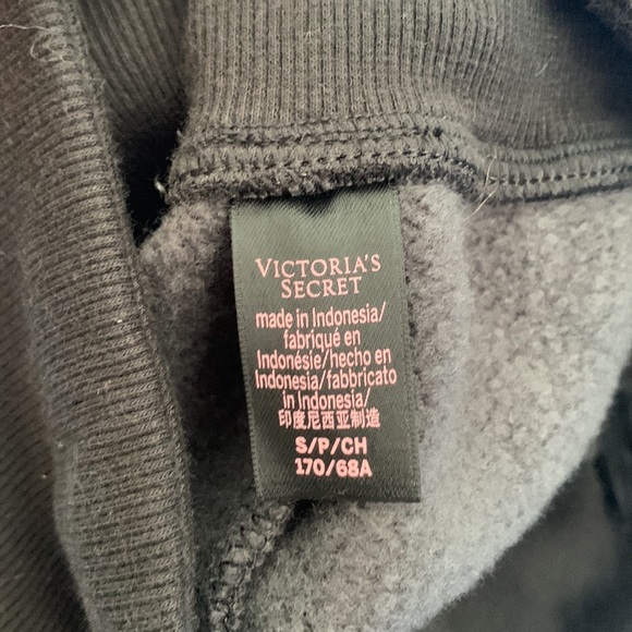 Victoria’s Secret cheetah print cougar print joggers - Picture 4 of 4